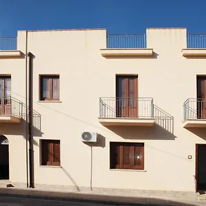 https://camera-tonnarella.sicilyhotelsitaly.net